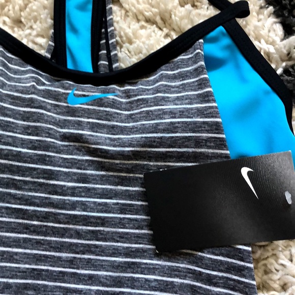 NEW Women’s Nike workout top with sports bra size small. Nike Womens tank - Picture 2 of 8